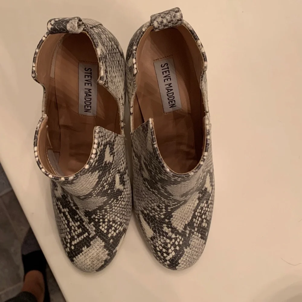 Steve Madden Snake Print Ankle Boots - Picture 4 of 11